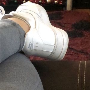 Meet your Posher, Meli